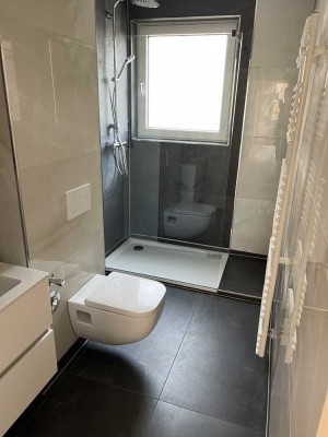 Erstbezug nach Sanierung mit Einbauküche und Balkon: exklusive 3-Zimmer-EG-Wohnung in Hannover