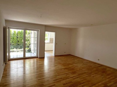 Helle Erdgeschoss-Wohnung mit Terrasse in zentraler Lage