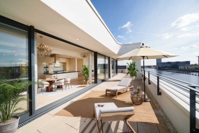 The White–Luxuriöses Penthouse mit Panorama-Südterrasse und Spreeblick!