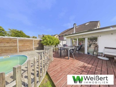 Modernisierte Doppelhaushälfte mit ca. 153 m² Wohn- und 
Nutzfläche, Garten und Pool in ruhiger Lag