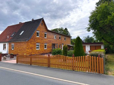 Schöne Doppelhaushälfte mit herrlichem Garten als Ein-oder Zweifamilienhaus in Neustadt bei Coburg