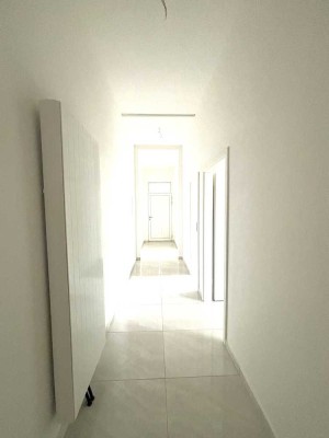 *OHNE PROVISION* Charmante & modernisierte 4-Zi.-Wohnung inkl. 2x Stellplätze, Terrasse, Garten & Ke