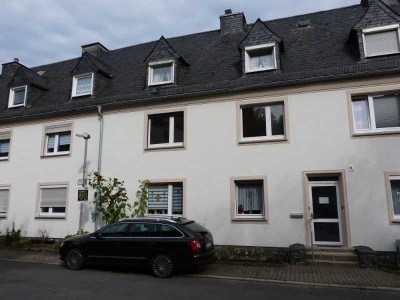 Gemütliche Dachgeschosswohnung sucht neuen Bewohner