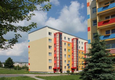 Gemütliche 2-Raum-Wohnung mit Aufzug, Badewanne und Balkon