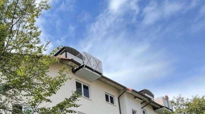 3 ZIMMER-DACHGESCHOSSWOHNUNG MIT DOMBLICK! 3.OG, BALKON, STELLPLATZ