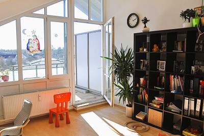 ***Zauberhafte 3 Zimmer Dachgeschosswohnung mit grossen Balkon in absolut ruhiger Lage***