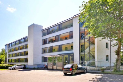 Attraktive Zwei-Zimmer-Wohnung mit Doppelgarage und Entwicklungspotenzial in Altensteig-Wart