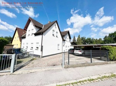 Großzügiges Wohnhaus mit vielseitigen Nutzungsmöglichkeiten und großem Grundstück