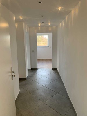 sanierte attraktive 3,5-Zimmer-DG-Wohnung mit Loggia in Castrop-Rauxel