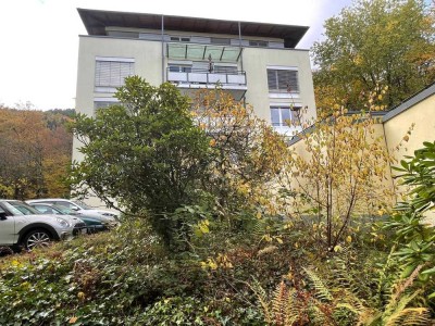 Moderne 2 ZKB-Wohnung mit Lift & EBK in TOP-Lage in Bad Herrenalb, 59qm + 2 Balkone, € 580,- + NK/HZ