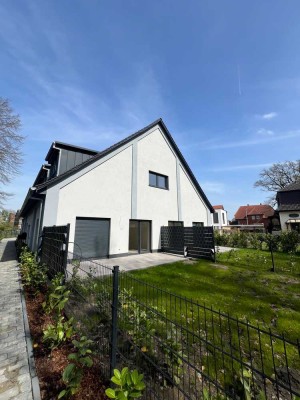 Geschlossene Anlage - Balkon,Begehbare Garderobe,Bad en Suite, Offene Küche , Fischgrät Parkett,