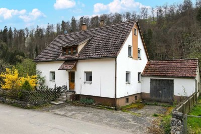 Absolute Ruhelage • mitten im Grünen Einfamilienhaus zum Herrichten und Wohlfühlen