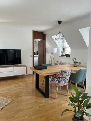 Sehr helle 2-Zimmer Wohnung mit Balkon und EBK in Stuttgart-West