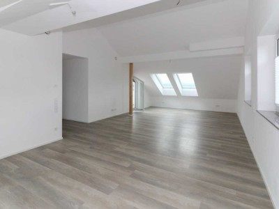 RESERVIERT: Kernsanierte, energieeffiziente Dreizimmerwohnung mit Balkon und Fernblick