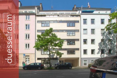 Pempelfort: einzigartige Galeriewohnung auf 3 Ebenen mit Aufzug & TG-Stellplatz in beliebter Lage