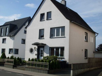2ZKB gemütliche DGW+Dachboden in gepflegtem 3-Familienhaus