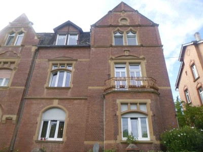 Stadthaus mit 3 großen Wohnungen und großem Grundstück. RESERVIERT!!