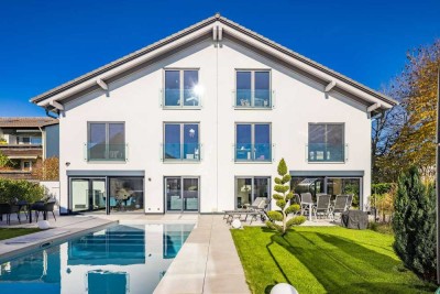 Wohnen im Ensemble: Zwei Doppelhaushälften – modern, familiär, mit Pool