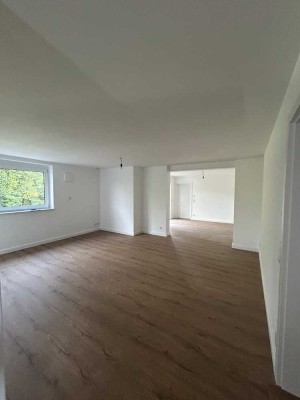 Kernsanierte Einliegerwohnung als Erstbezug mit Garten und moderner Ausstattung in Windeck-Obernau