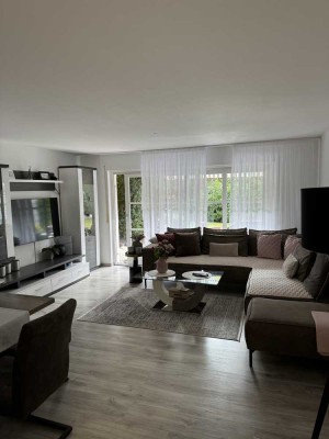 Helle 2-Zimmer- Wohnung mit Terrasse und Garten in Leonberg-Warmbronn