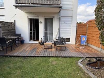 Lichtdurchflutete 2-ZKB Wohnung mit Garten