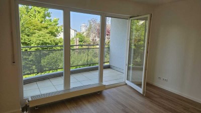 Großzügige 2-Raum-Wohnung mit Balkon und Küche