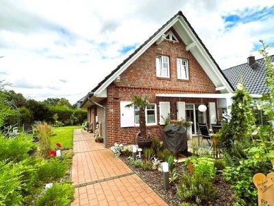 Charmantes Einfamilienhaus mit Gartenhaus