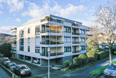 Helles, kernsaniertes Appartement in Bestlage mit Balkon, Stellplatz und Aufzug