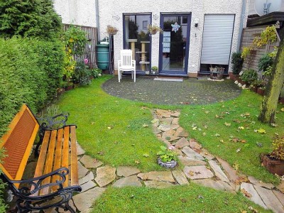 **DEMNÄCHST FRISCH MODERNISIERT**Familiengerechtes Reihenhaus mit Dachstudio in Rheinbach-Flerzheim!