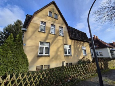 Hier macht wohnen Spaß: renovierte 2-Zimmer-Wohnung mit Garten!