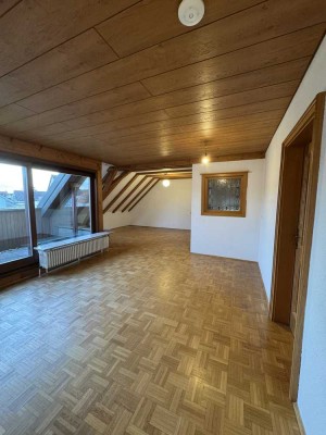 Helle und geräumige 4-Zimmer-Wohnung in ruhiger Lage in Burlafingen