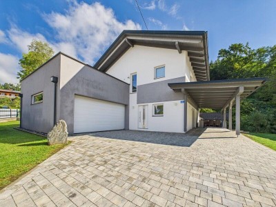 Wohnen, wo andere Urlaub machen – modernes Zuhause mit Sonnen­terrassen &amp; Bergblick
