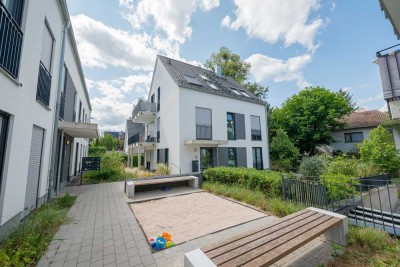 ++ NEUWERTIG ++ Schicke Wohnung mit EBK, Parkettboden, Fußbodenheizung und Balkon ++
