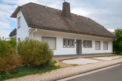 Gepflegtes Mehrfamilienhaus mit 10 WE, sonniger Hanglage, Balkonen, voll vermietet, &gt;5% Rendite