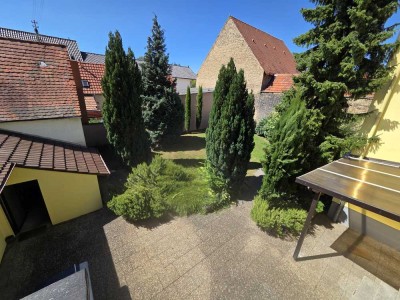 Helle  Altbauwohnung mit Terasse, Neuer EBK inkl. Geräte, Garten etc.