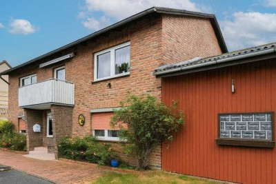 Zweifamilienhaus mit effizienter Nahwärme und flexiblem Wohnkonzept in Wahrenholz