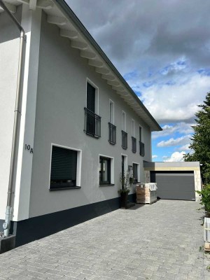 Neuwertige 4-Zimmer-Terrassenwohnung mit sehr großen Garten in Menden (Sauerland)