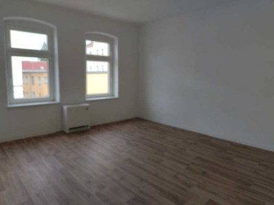 Schöne, geräumige drei Zimmer Wohnung in  Heidenau