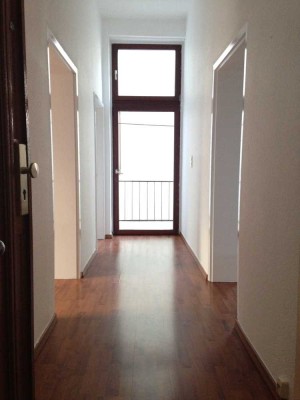 *Bornheim* 3-Zimmer-Altbauwohnung mit zwei – Balkonen