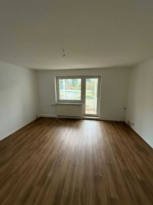Gemütliche 1-Zimmer mit Balkon, Laminat und Wannenbad in ruhiger Lage