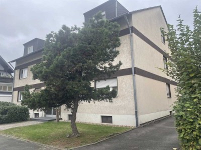 Pestalozzistrasse! 4 Zimmer Wohnung in Bestlage von Langenfeld!
