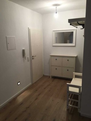 Hübsche 2-Zimmer-DG-Wohnung in Hilden mit EBK -teilmöbiliert-