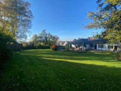 Provisionsfrei - Freistehender Winkel-Bungalow auf großem Grundstück in 89293 Kellmünz a.d. Iller