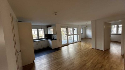 Moderne 4-Zimmer-Wohnung mit Balkon & hochwertiger Ausstattung