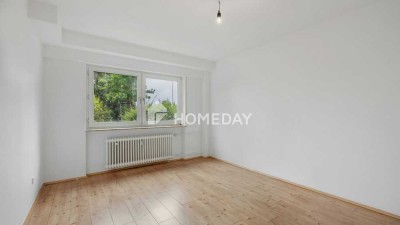 Kernsanierte, moderne Erdgeschosswohnung mit eigenem Garten und Terrasse