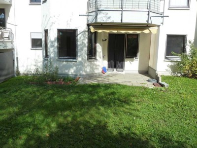 Geschmackvolle 3,5 Raum-Wohnung mit Terrasse, EBK, und Tiefgaragenstellplatz