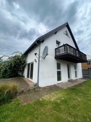 Gepflegtes Einfamilienhaus (Doppelhaushälfte) in Löcknitz