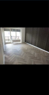 Neuwertige Wohnung mit zwei Zimmern sowie Balkon und EBK in Baesweiler