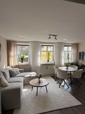 2-Zi-Whg + Terrasse + neue Fenster - Küche - 3 Geh Minuten zur City + renoviert