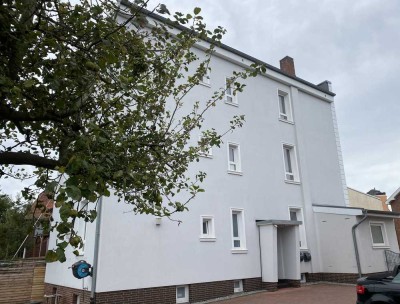Großzügig, sanierte Wohnung mit Balkon in zentraler Lage in der Stadt